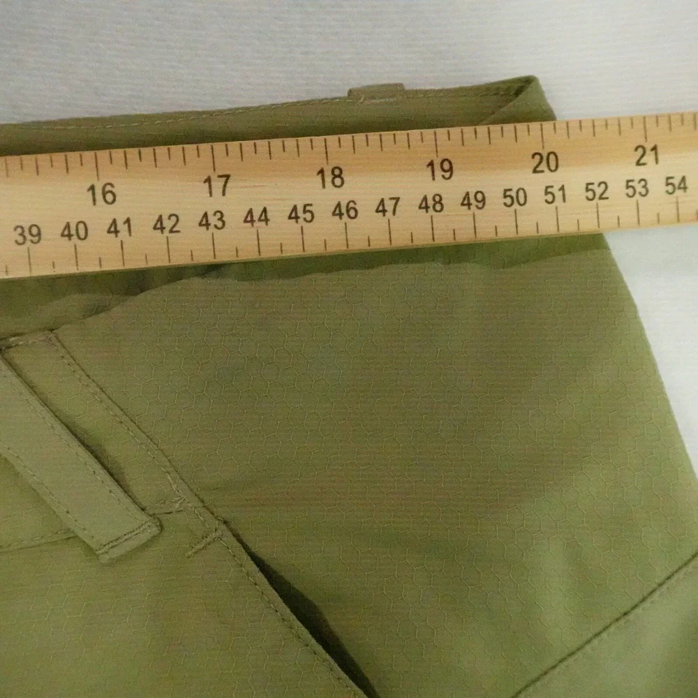 North Face Shorts Mens 40 Green Outdoors Hiking Camping 9" Inseam Gorpcore - Picture 5 of 11